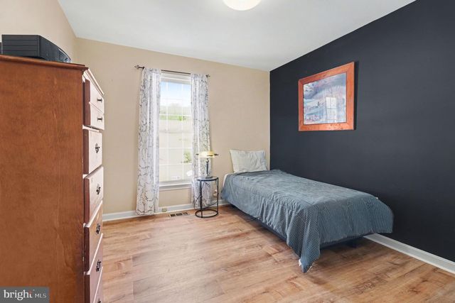 5220 LEAVELLS CROSSING DR, Fredericksburg, VA 22407