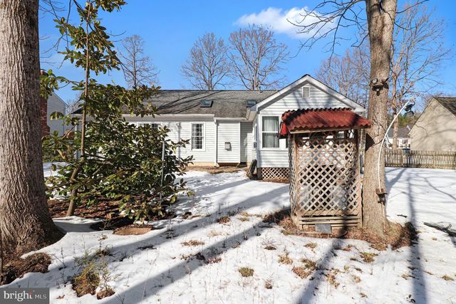 5220 LEAVELLS CROSSING DR, Fredericksburg, VA 22407