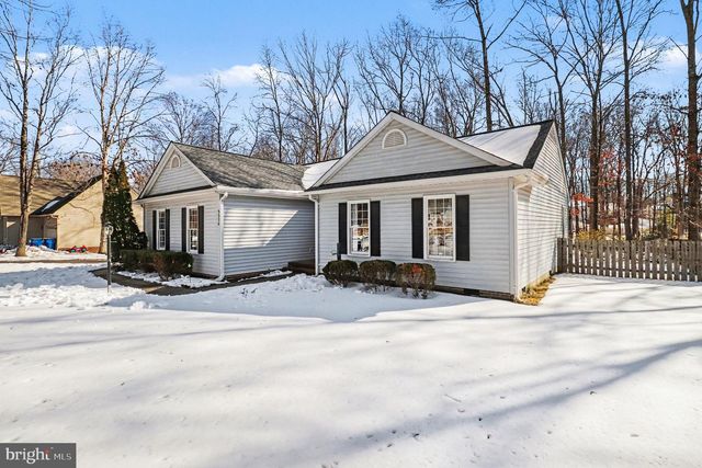 5220 LEAVELLS CROSSING DR, Fredericksburg, VA 22407