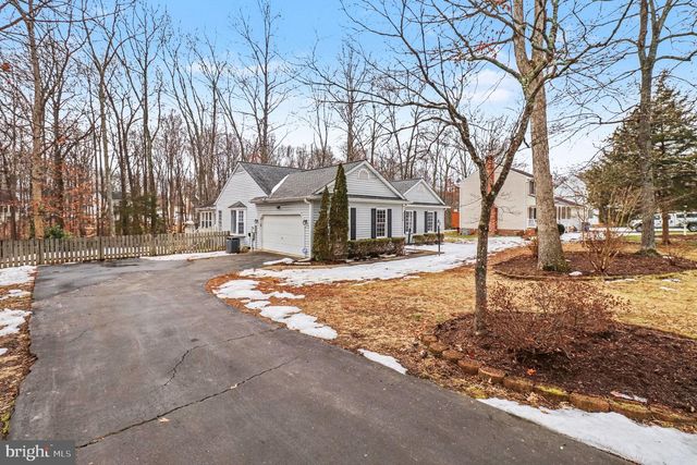 5220 LEAVELLS CROSSING DR, Fredericksburg, VA 22407