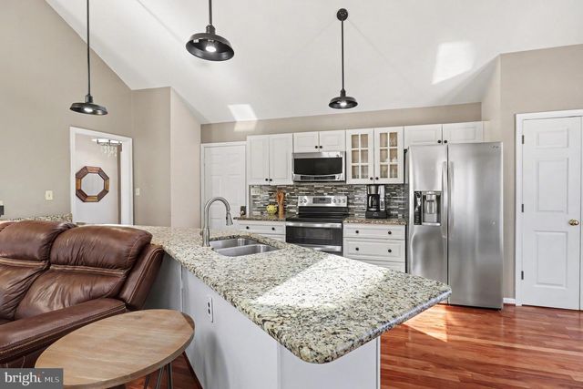 5220 LEAVELLS CROSSING DR, Fredericksburg, VA 22407