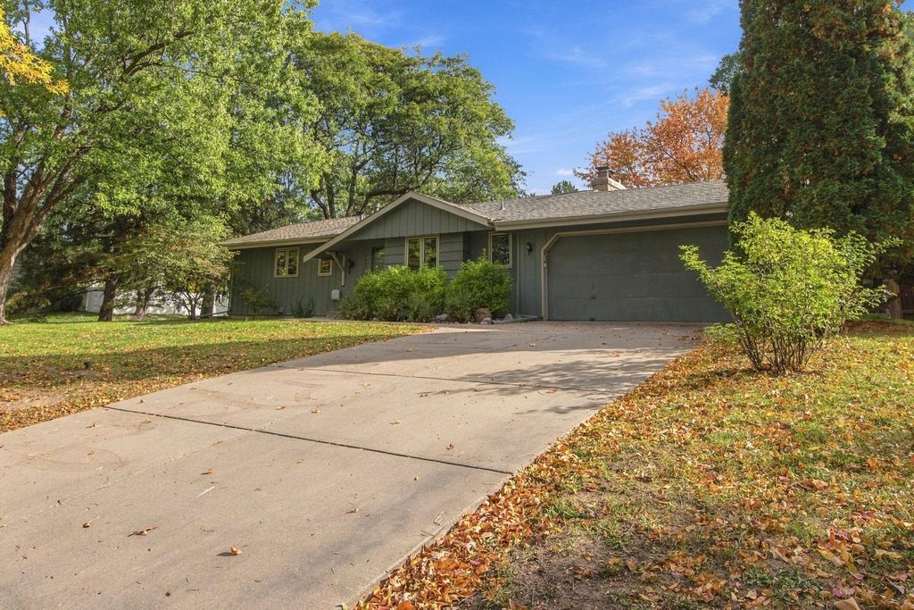 4664 Hillsboro Avenue N, New Hope, MN 55428 — photo 2