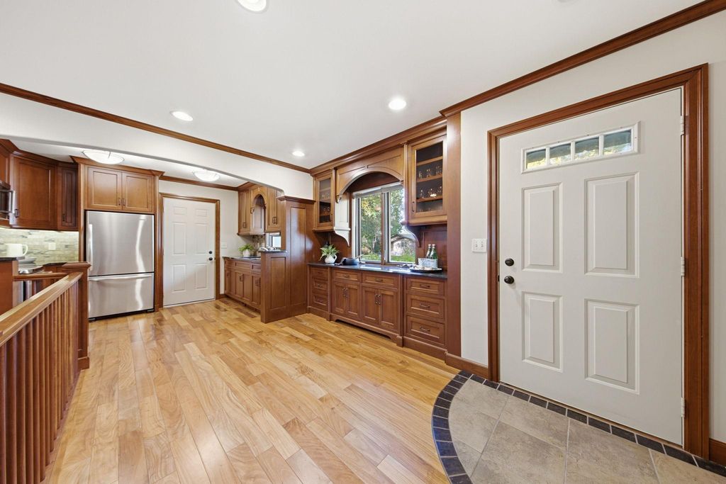 4664 Hillsboro Avenue N, New Hope, MN 55428 — photo 5