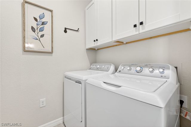 2387 Anguilla DR 202, Naples, FL 34120