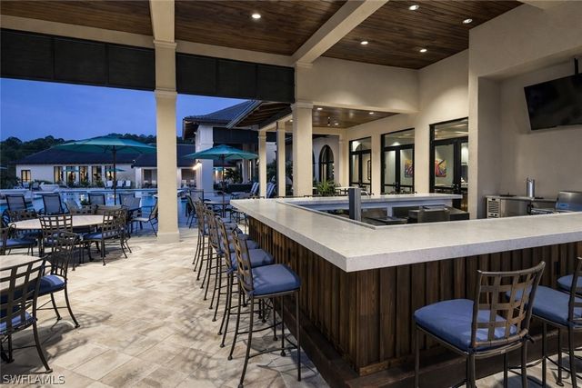 2387 Anguilla DR 202, Naples, FL 34120