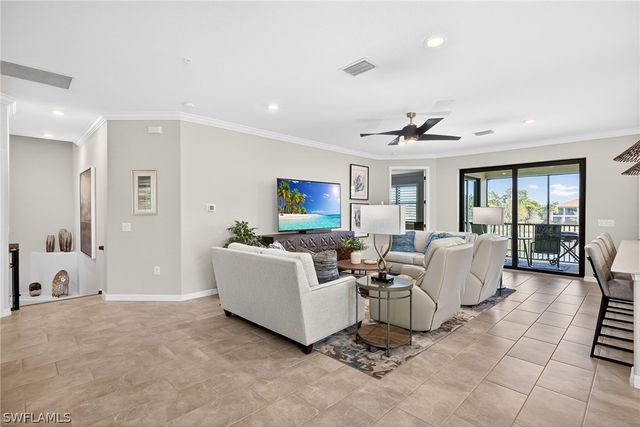 2387 Anguilla DR 202, Naples, FL 34120