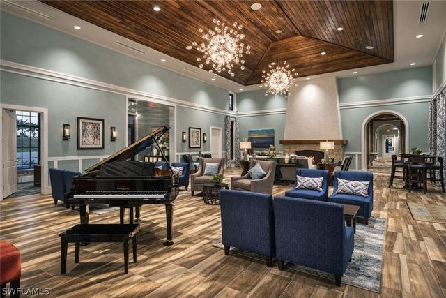 2387 Anguilla DR 202, Naples, FL 34120