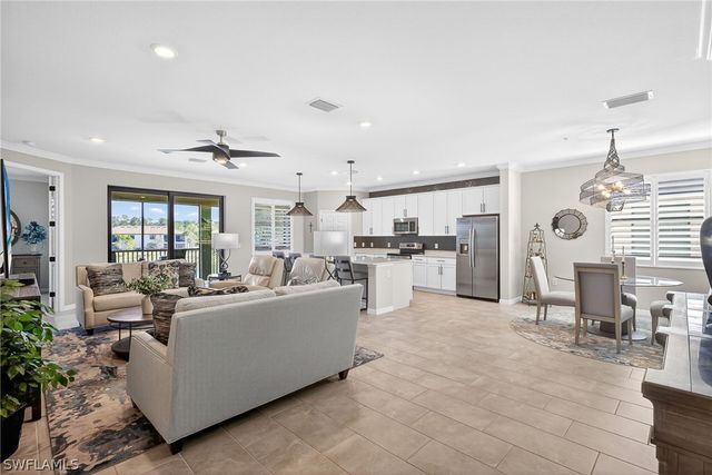 2387 Anguilla DR 202, Naples, FL 34120