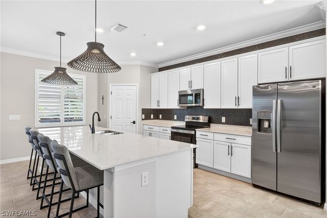 2387 Anguilla DR 202, Naples, FL 34120