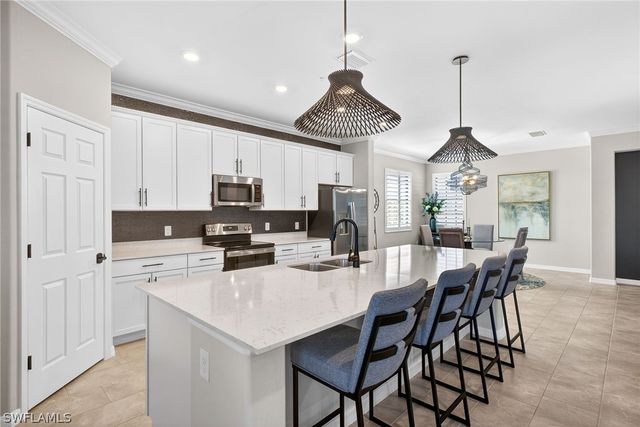 2387 Anguilla DR 202, Naples, FL 34120