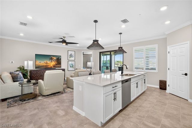 2387 Anguilla DR 202, Naples, FL 34120