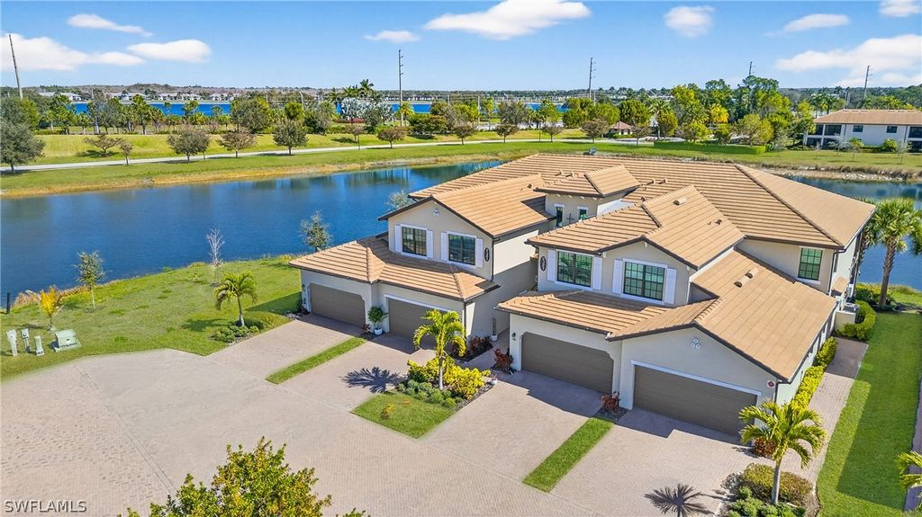 2387 Anguilla DR 202, Naples, FL 34120