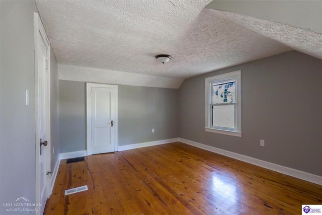 613 N Lincoln Boulevard, Hodgenville, KY 42748
