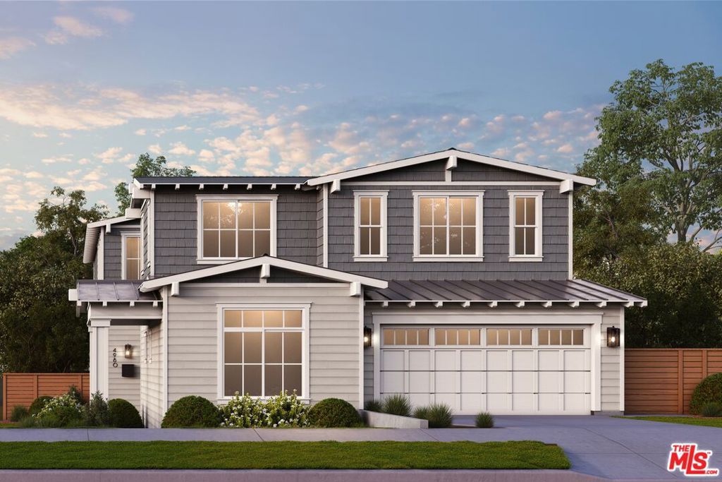 Image 1 of property listing at 927 9th Street, Manhattan Beach, CA 90266