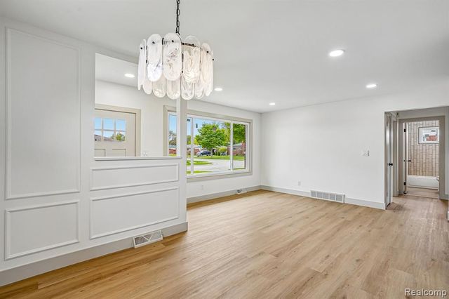 13019 Stanley Drive, Warren, MI 48088