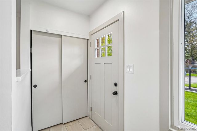 13019 Stanley Drive, Warren, MI 48088