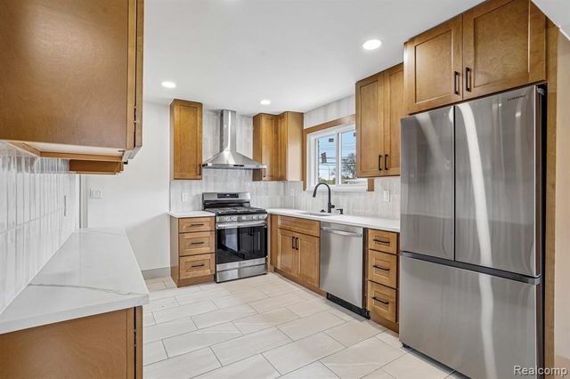 13019 Stanley Drive, Warren, MI 48088