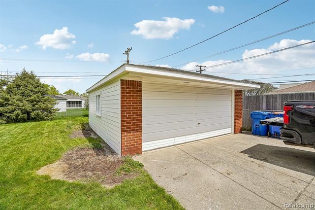 13019 Stanley Drive, Warren, MI 48088