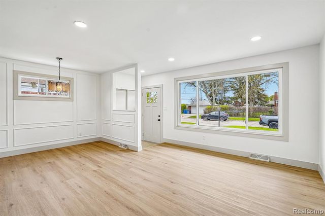 13019 Stanley Drive, Warren, MI 48088