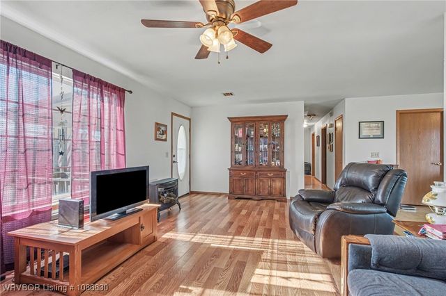 507 W Folsom Boulevard, Pocola, OK 74902