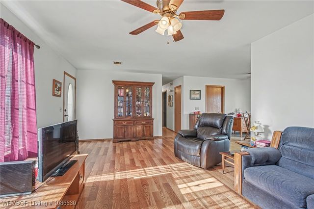 507 W Folsom Boulevard, Pocola, OK 74902