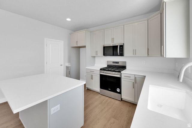 2316 W LYDIA LN, Syracuse, UT 84075