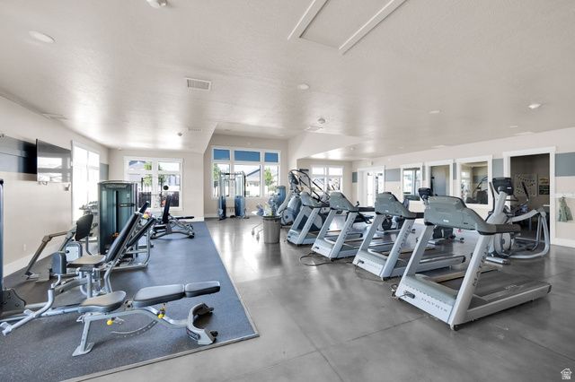 2316 W LYDIA LN, Syracuse, UT 84075