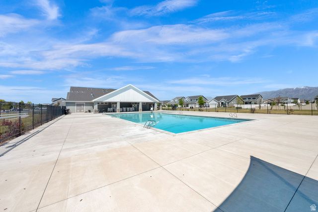 2316 W LYDIA LN, Syracuse, UT 84075