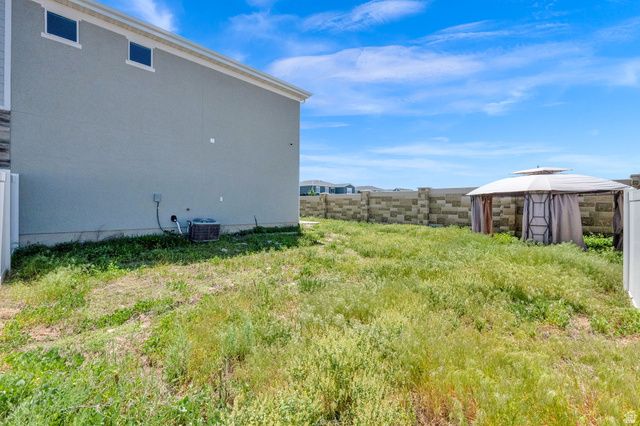 2316 W LYDIA LN, Syracuse, UT 84075