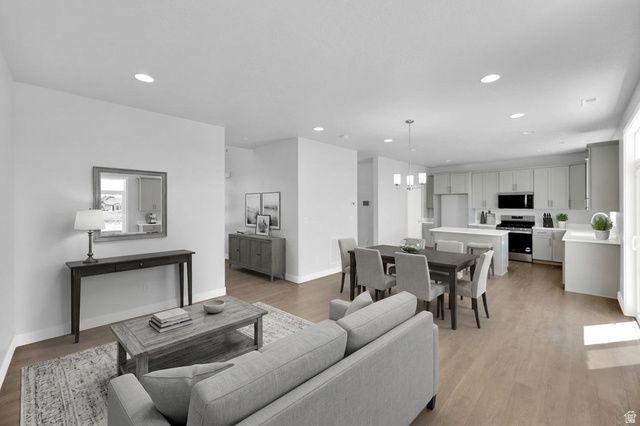 2316 W LYDIA LN, Syracuse, UT 84075