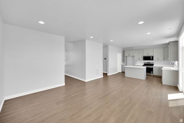 2316 W LYDIA LN, Syracuse, UT 84075
