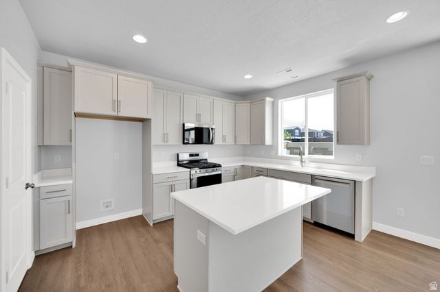 2316 W LYDIA LN, Syracuse, UT 84075