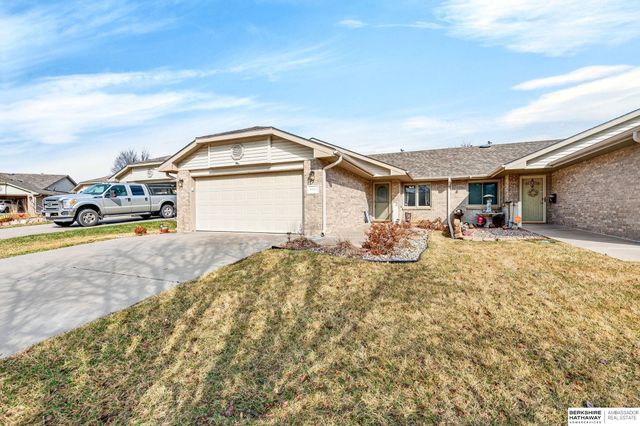 8420 Peregrine Court, Lincoln, NE 68505