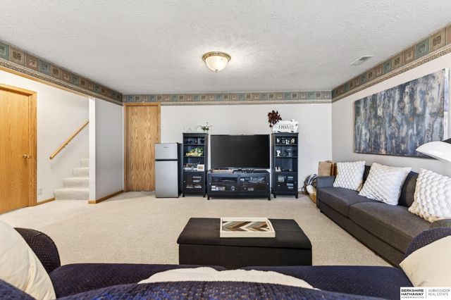 8420 Peregrine Court, Lincoln, NE 68505