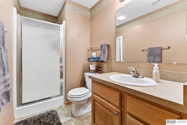 8420 Peregrine Court, Lincoln, NE 68505