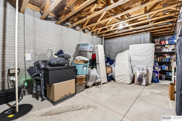 8420 Peregrine Court, Lincoln, NE 68505