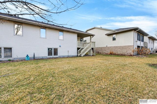 8420 Peregrine Court, Lincoln, NE 68505