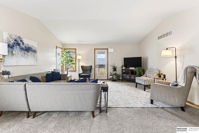 8420 Peregrine Court, Lincoln, NE 68505