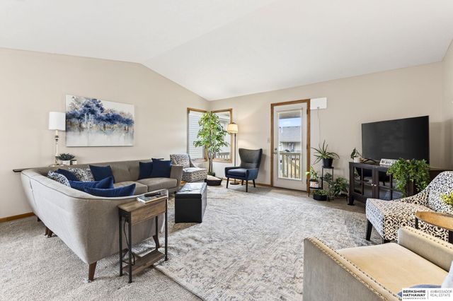 8420 Peregrine Court, Lincoln, NE 68505