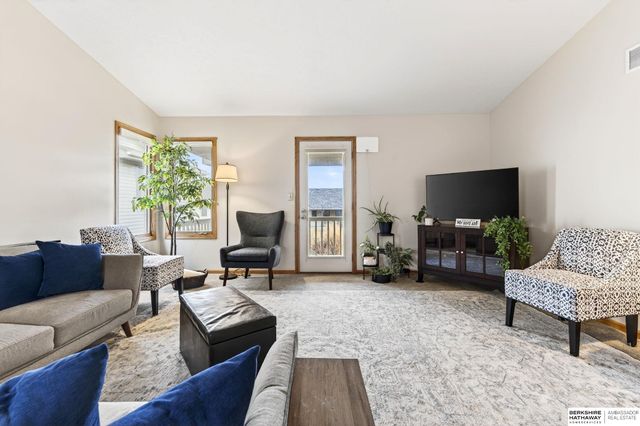 8420 Peregrine Court, Lincoln, NE 68505