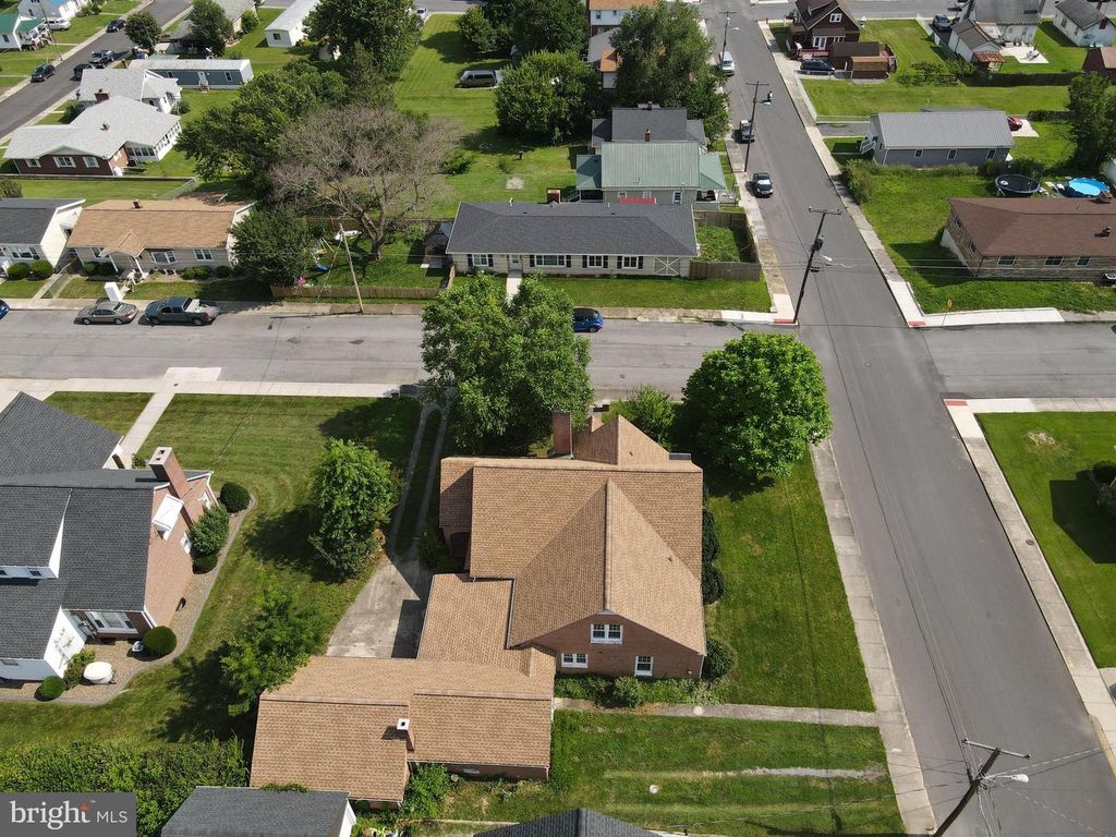 302 HIGHLAND AVE, Petersburg, WV 26847