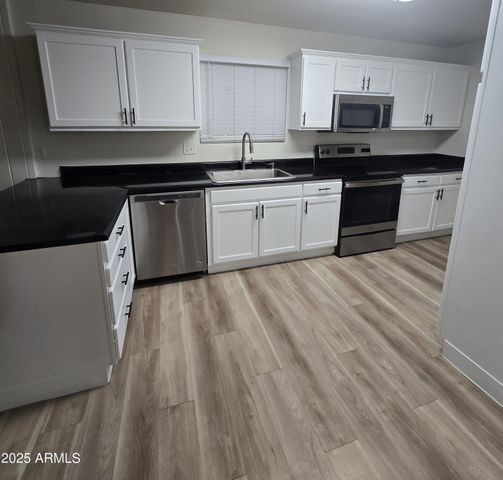3207 W JOAN DE ARC Avenue, Phoenix, AZ 85029