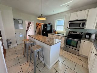 20 Narragansett Avenue, Newport, RI 02840