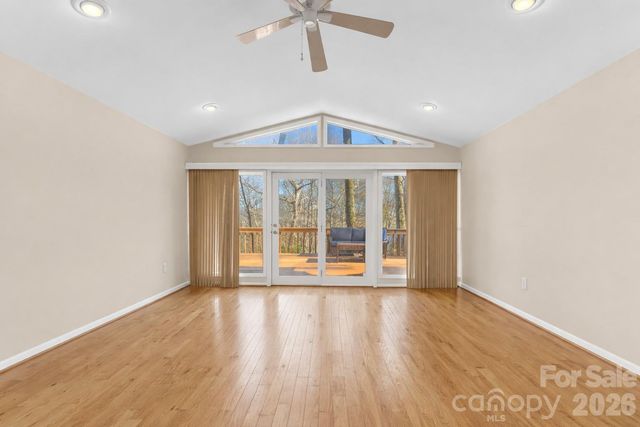 11 Poplar Drive, Mills River, NC 28759