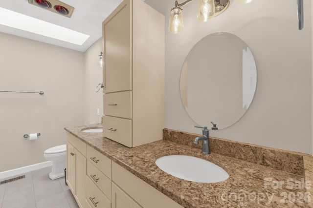 11 Poplar Drive, Mills River, NC 28759