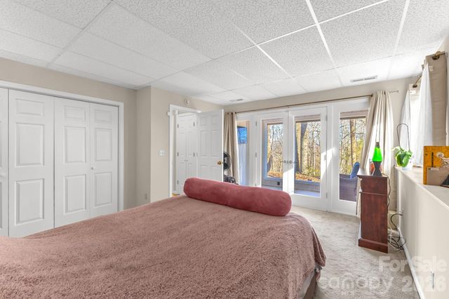 11 Poplar Drive, Mills River, NC 28759