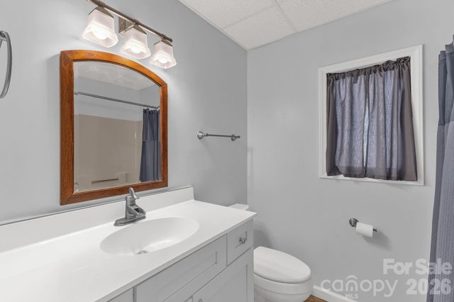 11 Poplar Drive, Mills River, NC 28759