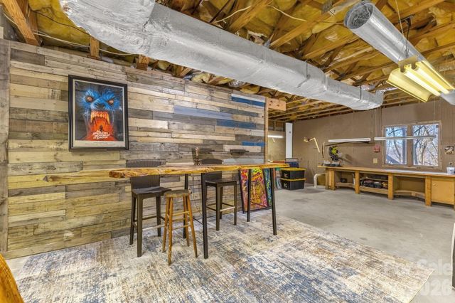 11 Poplar Drive, Mills River, NC 28759