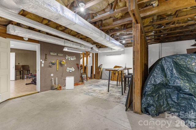 11 Poplar Drive, Mills River, NC 28759