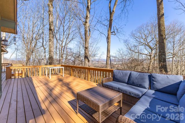 11 Poplar Drive, Mills River, NC 28759